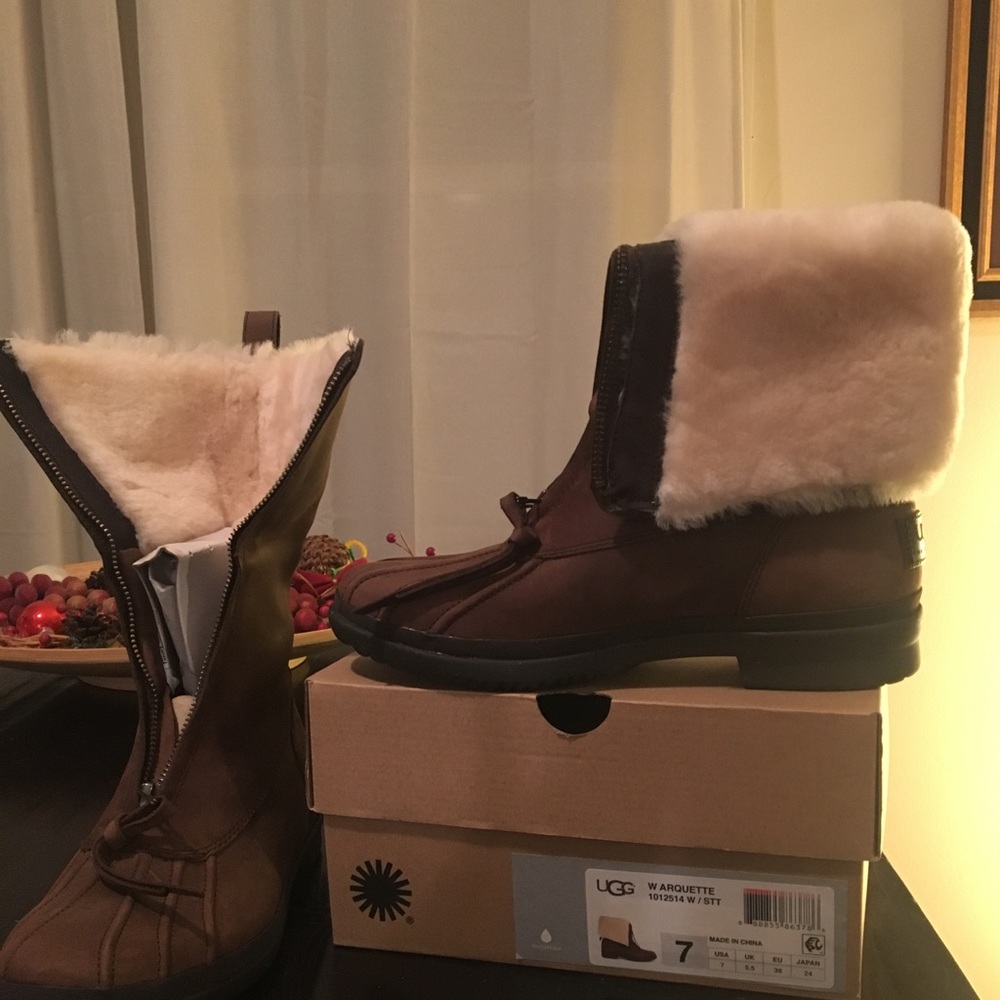 Brand New UGG Arquette Boots Sz 7